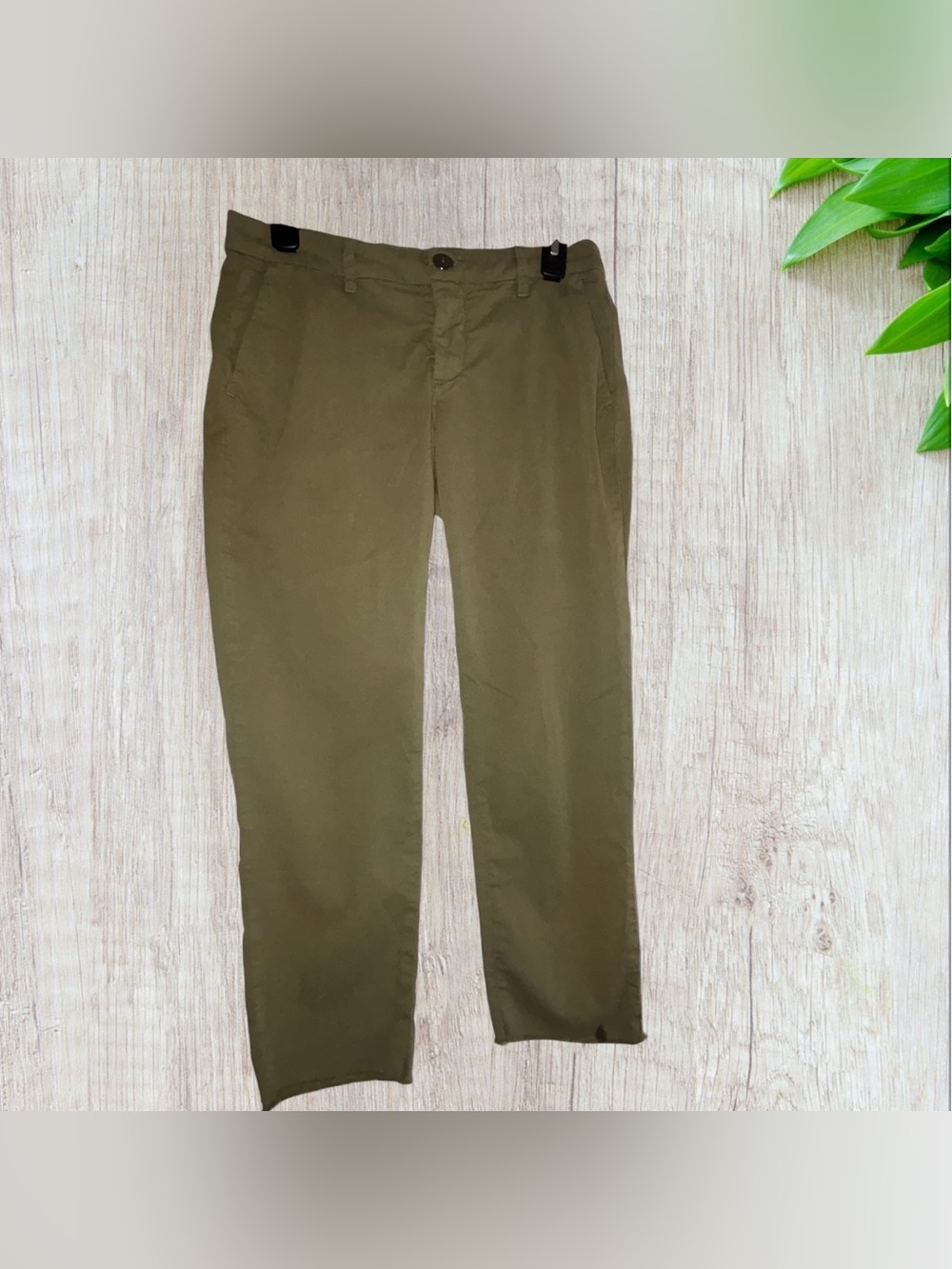 Frank & Eileen Wicklow Chino army green raw hem Cropped Pants Size 2